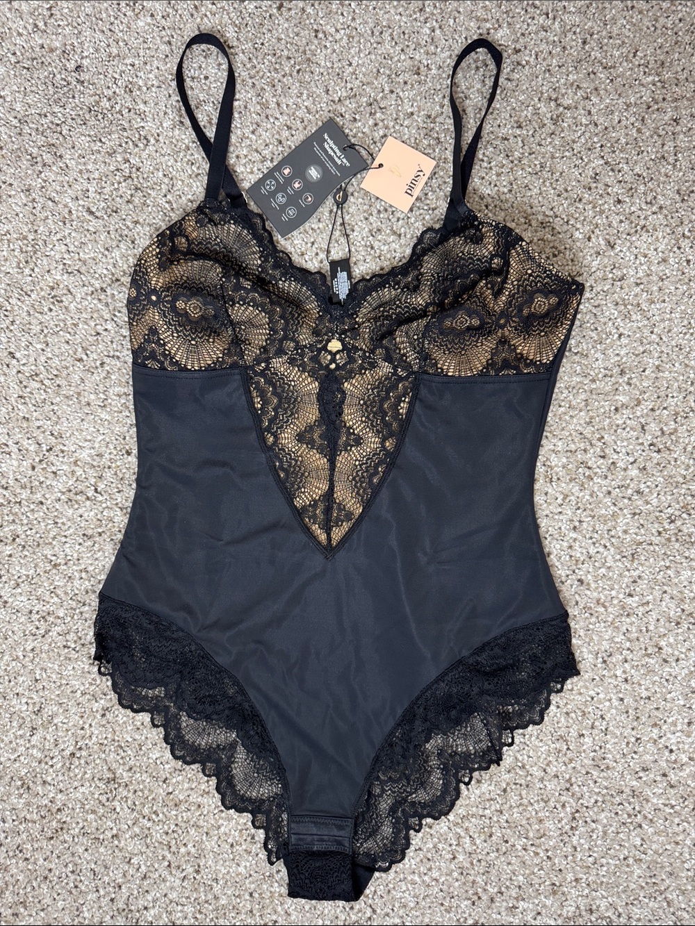 Pinsy Sculpting Lace Shapesuit Bodysuit with Nude Lining Med to Heavy Shaping